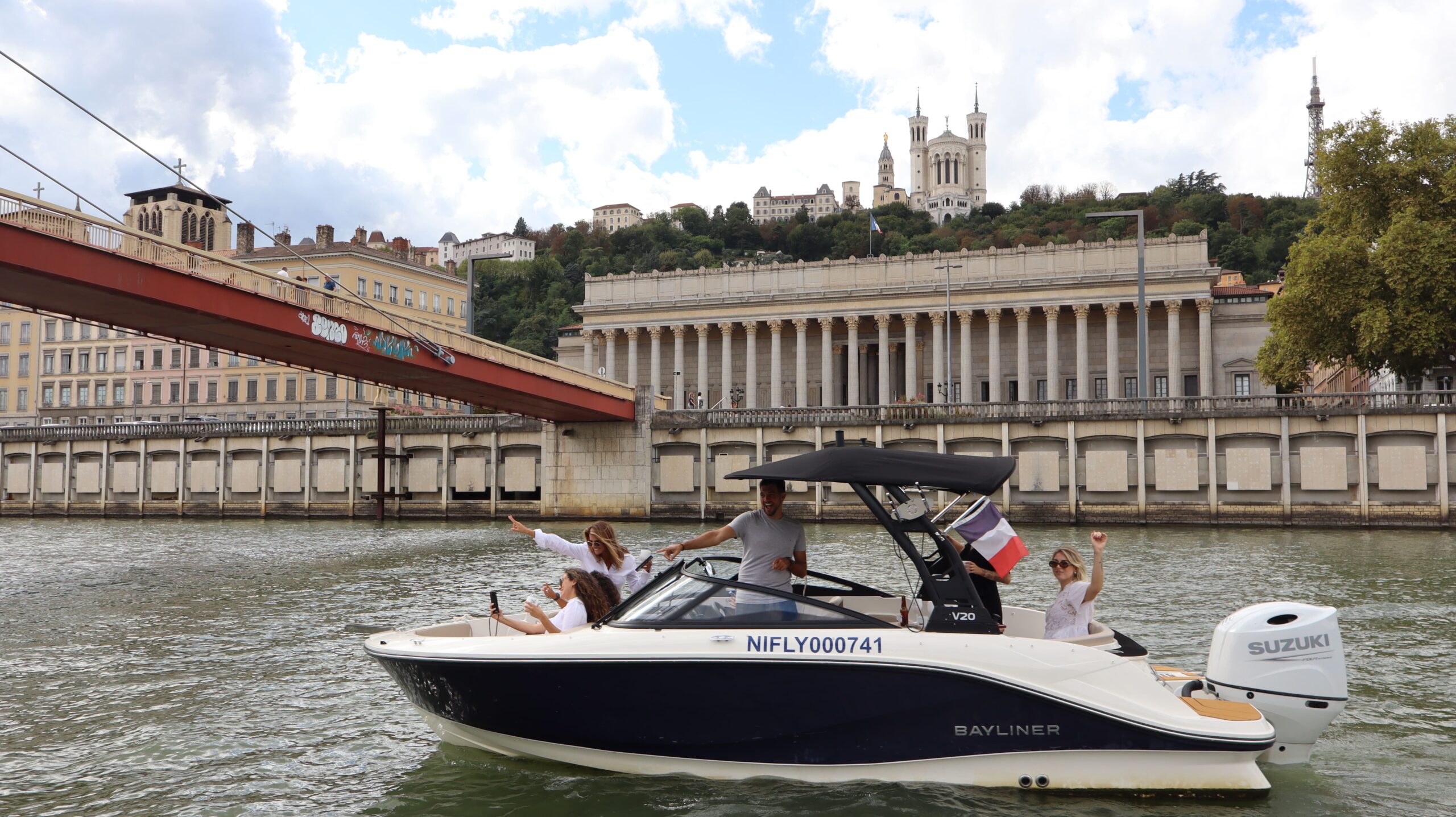 apero à bord d'un bateau à Lyon