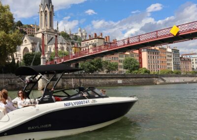 Balade en bateau avec skipper à Lyon